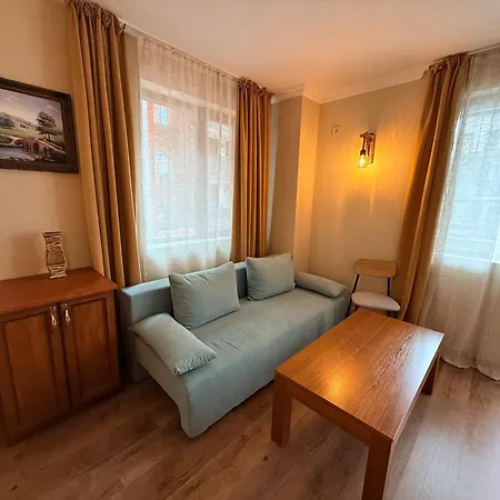 Apartment With Balcony - Emerald,